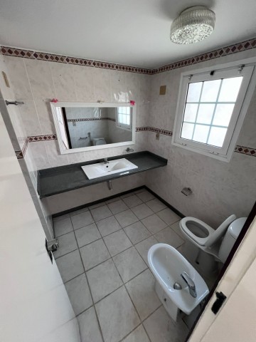 A Venda Vivenda V4 com anexo e piscina, mobiliada, no Condomínio Atlântico Sul, Talatona.