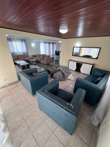A Venda Vivenda V4 com anexo e piscina, mobiliada, no Condomínio Atlântico Sul, Talatona.