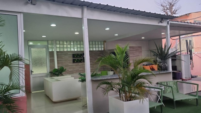 A Venda Vivenda V3 com anexo, na Ilha de Luanda.