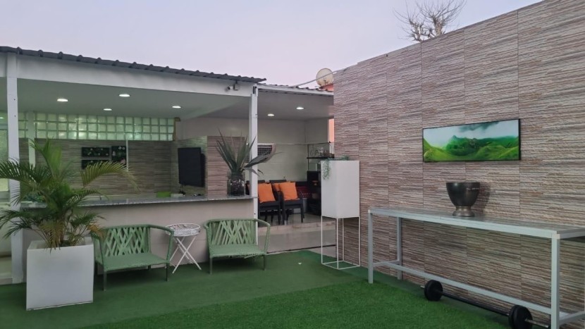 A Venda Vivenda V3 com anexo, na Ilha de Luanda.