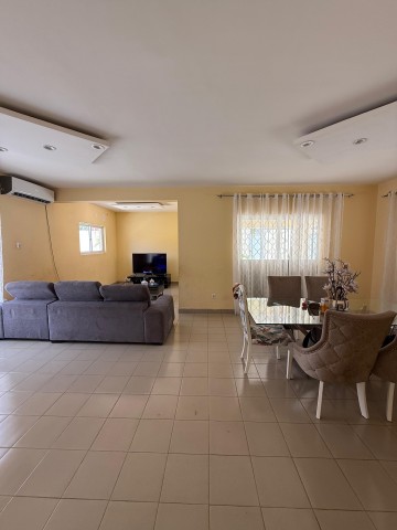 A Venda Vivenda V4 , no Projecto Nova Vida/Urbanização Nova Vida.