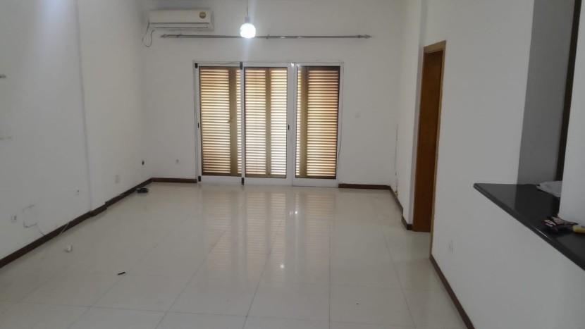 A Venda Apartamento T3+1, no Condomínio Vale dos Pássaros, Talatona.