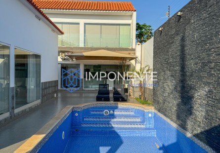 Anúncio Luxuosa vivenda V4, com anexo e piscina, no Lar do Patriota, Benfica.