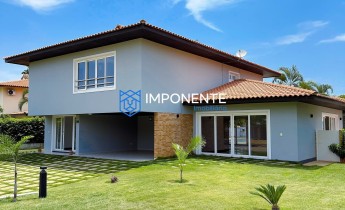 Luxuosa vivenda V4, com anexo e piscina, no Condomínio Atlântico Sul, Talatona.