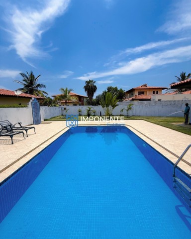 A Venda Luxuosa vivenda V4, com anexo e piscina, no Condomínio Atlântico Sul, Talatona.