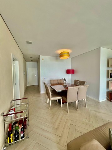 A Venda Luxuoso apartamento T3 vista ao mar, no Edifício Dinette na Ilha de Luanda.