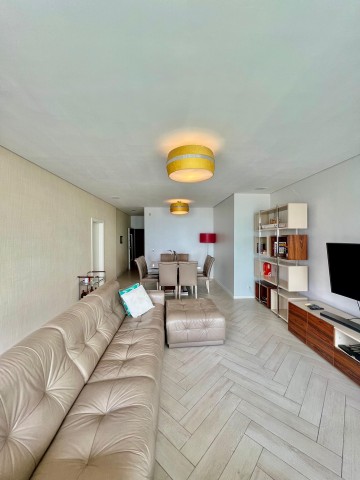 A Venda Luxuoso apartamento T3 vista ao mar, no Edifício Dinette na Ilha de Luanda.