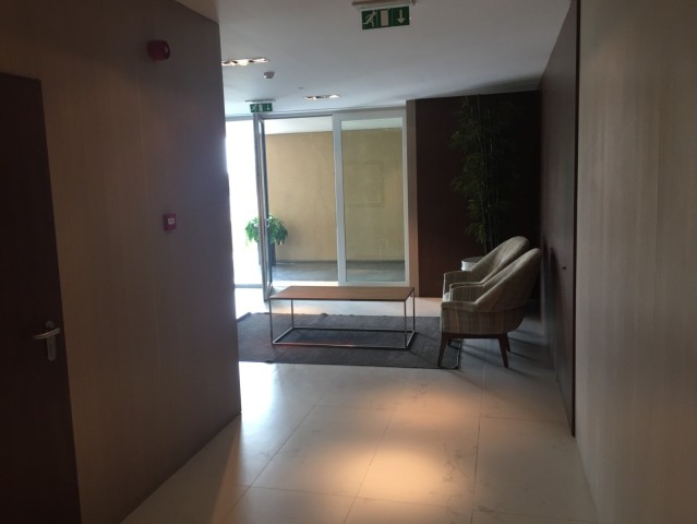 A Venda Luxuoso apartamento T3 vista ao mar, no Edifício Dinette na Ilha de Luanda.