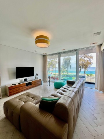 A Venda Luxuoso apartamento T3 vista ao mar, no Edifício Dinette na Ilha de Luanda.