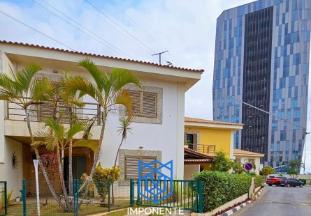 Anúncio Vivenda V3 dúplex, no Condomínio Luar de Talatona, Talatona.