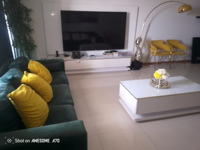 A Venda Apartamento T3 no condomínio Terraços do Atlântico, Talatona.
