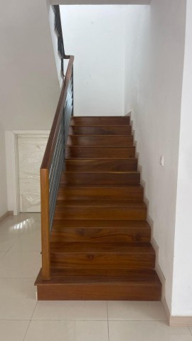 A Venda Vivenda V3 duplex, no Condomínio Orlando - Kilamba.