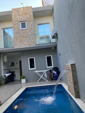 A Venda Vivenda V4 com piscina, mobiliada, na Vila Alice, Rua da liberdade.