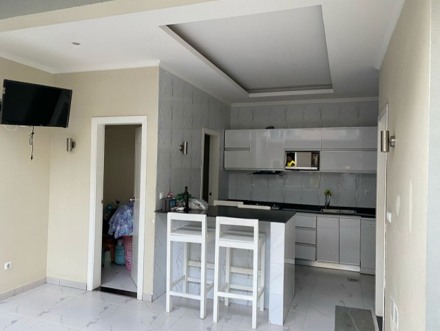 A Venda Vivenda V4 com piscina, mobiliada, na Vila Alice, Rua da liberdade.