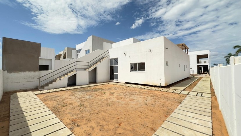 A Venda Vivenda V3, mobilada, no Condomínio Hozana Residence, Kilamba.