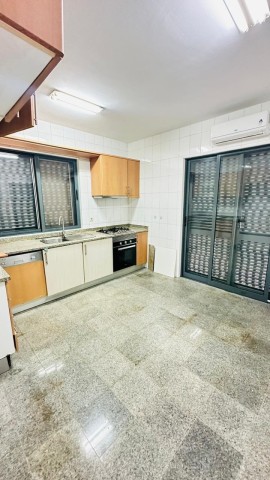 A Venda Vivenda V3 duplex, no condomínio Vila Sol, Talatona.