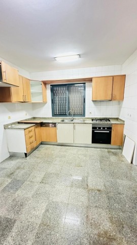 A Venda Vivenda V3 duplex, no condomínio Vila Sol, Talatona.