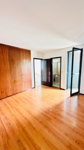 A Venda Vivenda V3 duplex, no condomínio Vila Sol, Talatona.