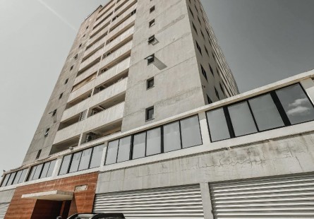 Apartamento T2, no Condomínio Boulevard, no Patriota.