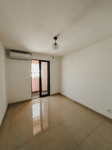 A Venda Apartamento T2, no Condomínio Boulevard, no Patriota.