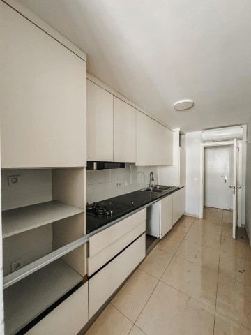 A Venda Apartamento T2, no Condomínio Boulevard, no Patriota.