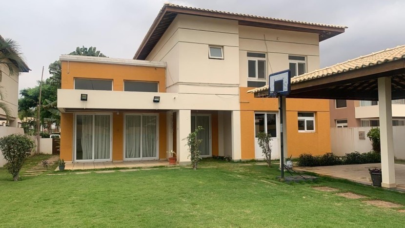 A Venda Vivenda V4 com anexo, no condomínio Riviera, Talatona.