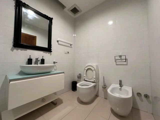 A Venda Apartamento T1 mobiliado