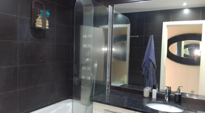 A Venda Apartamento T3 mobiliado Condomínio Talatona Plaza