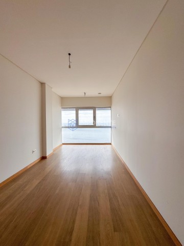 A Venda Luxuoso apartamento T2, mobiliado, no Edifício Kanhangulo, Ingombotas