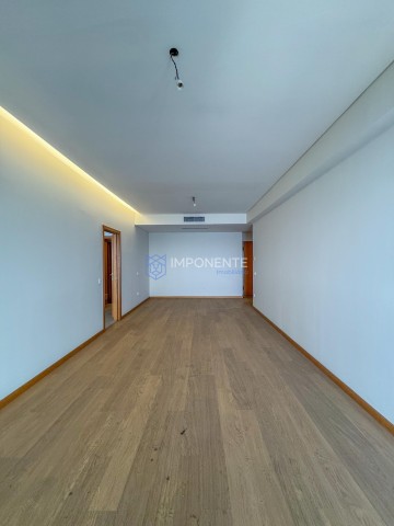 A Venda Luxuoso apartamento T2, mobiliado, no Edifício Kanhangulo, Ingombotas