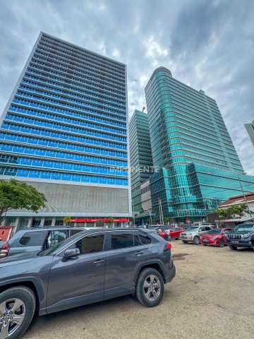 A Venda Luxuoso apartamento T2, mobiliado, no Edifício Kanhangulo, Ingombotas