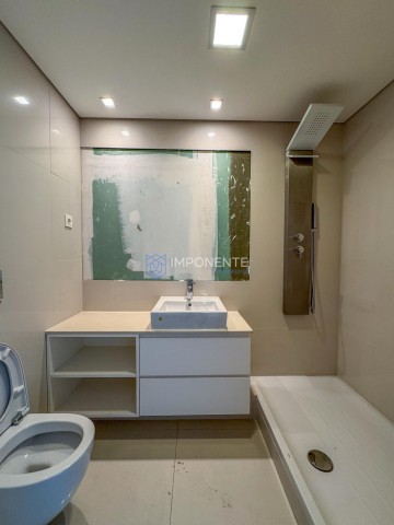 A Venda Luxuoso apartamento T2, no Edifício Kanhangulo, Ingombotas.