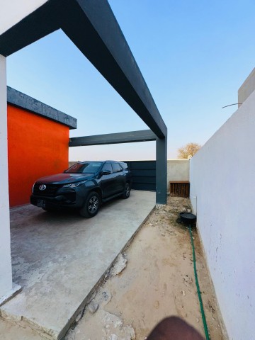 A Venda Vivenda V3 no condomínio Nobreza Residencial - Camama.