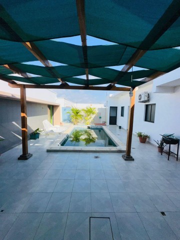 A Venda Vivenda V3 com anexo e piscina, mobilada, no condomínio Candando, Patriota.
