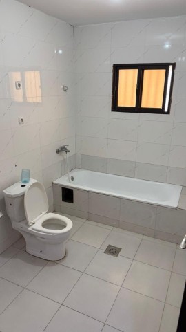 A Venda RESIDÊNCIA À VENDA, DO TIPO T3+2
