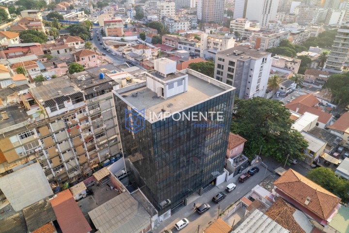 A Venda Edifício comercial de escritórios nas Ingombotas.