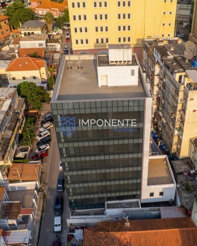 A Venda Edifício comercial de escritórios nas Ingombotas.