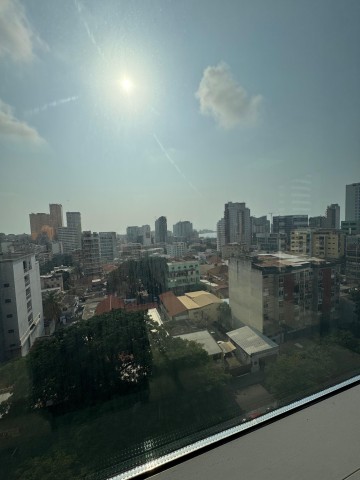 A Venda Edifício comercial de escritórios nas Ingombotas.