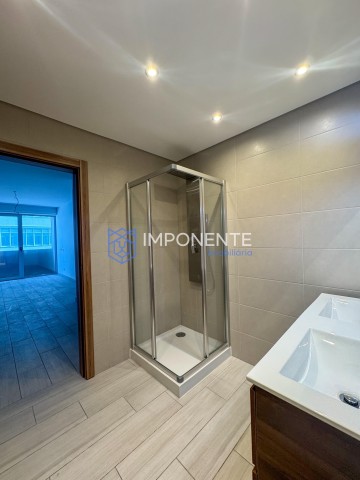 A Venda Luxuoso apartamento T2, nas Torres da Cidadela, Avenida Nelitos Soares.