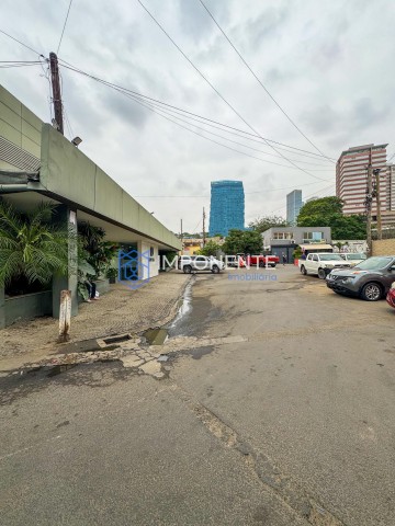 A Venda Edifício Comercial nas Ingombotas