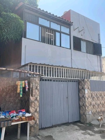 A Venda Moradia V3 duplex, no Cassequele do Lourenço.