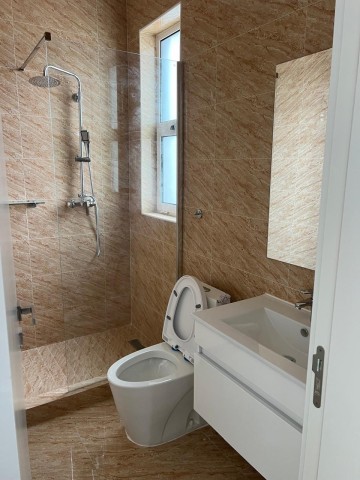 A Venda Vivenda V3 duplex, na Urbanização Boa Vida, Via Expressa.