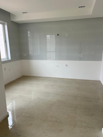 A Venda Vivenda V3 duplex, na Urbanização Boa Vida, Via Expressa.
