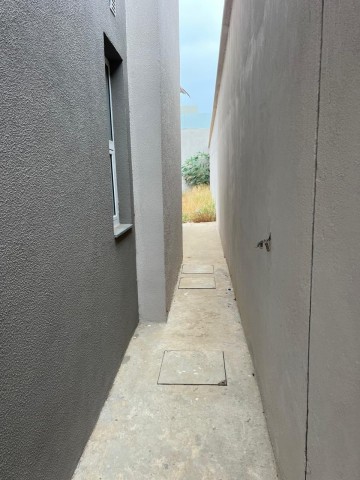 A Venda Vivenda V3 duplex, na Urbanização Boa Vida, Via Expressa.