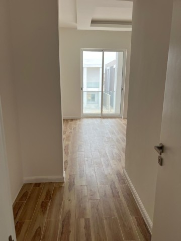 A Venda Vivenda V3 duplex, na Urbanização Boa Vida, Via Expressa.