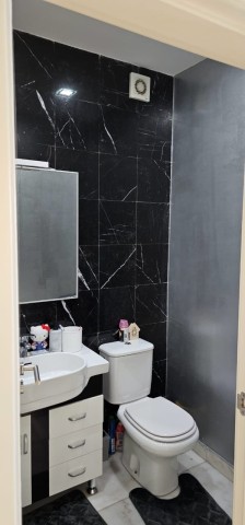 A Venda Luxuosa vivenda V4 com piscina e anexo, por detrás da Mundial Seguro, Talatona.