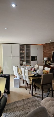 A Venda Luxuosa vivenda V4 com piscina e anexo, por detrás da Mundial Seguro, Talatona.