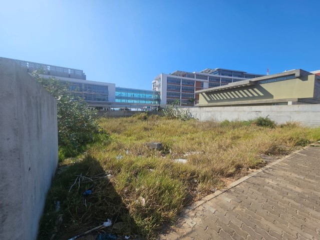 A Venda Terreno 700m², no prestigioso condomínio Sodimo, Praia do Bispo.