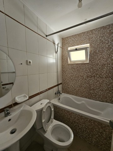 A Venda Apartamento T3, no Condomínio Vale dos Pássaros, em Talatona.