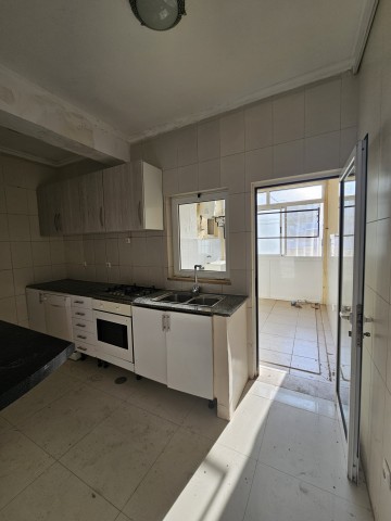 A Venda Apartamento T3, no Condomínio Vale dos Pássaros, em Talatona.